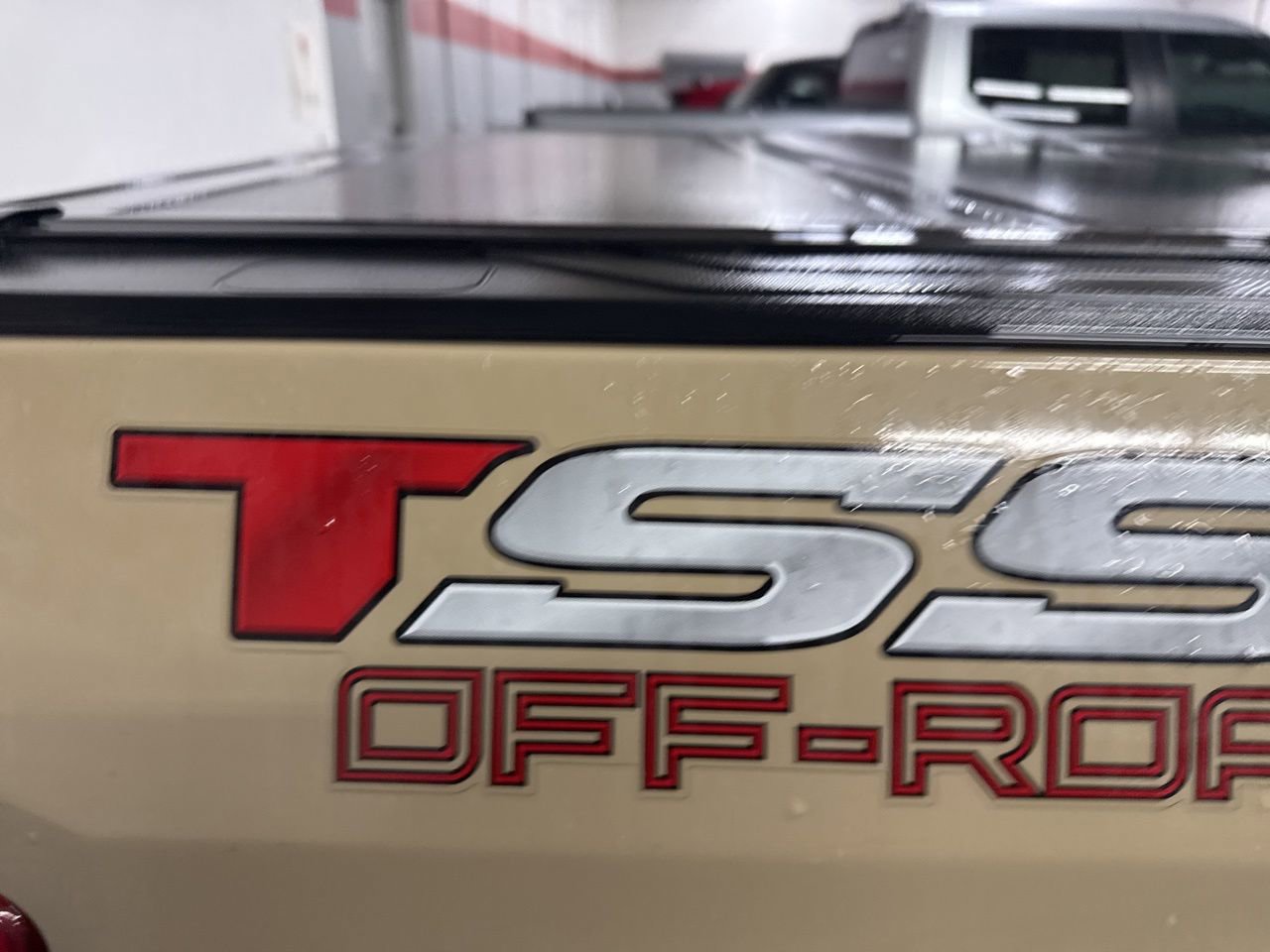 Used 2017 Toyota Tundra SR5 RWD image 9