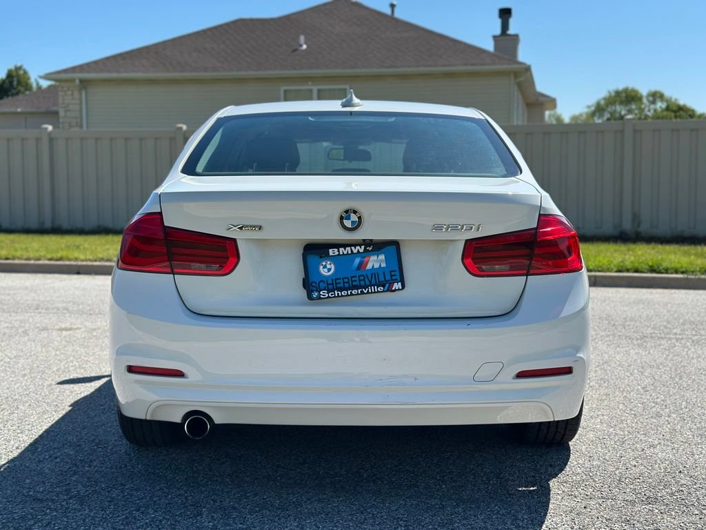 Used 2018 BMW 320i xDrive Sedan w/ Convenience Package AWD/4WD image 8