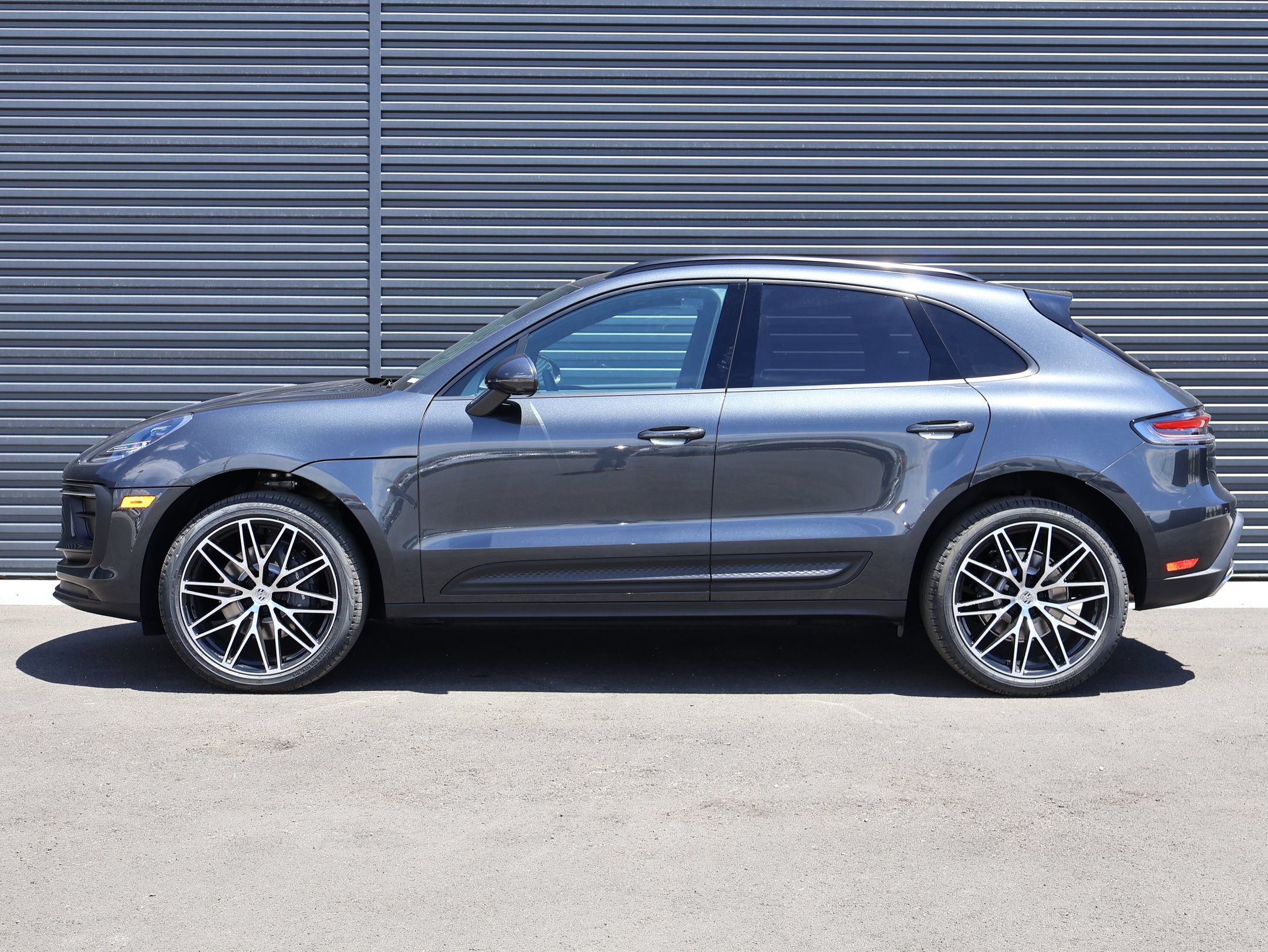 New 2026 Porsche Macan AWD/4WD image 2
