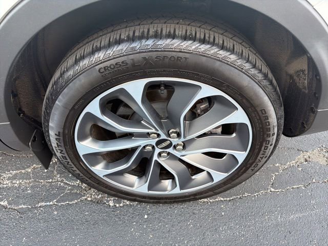 Used 2023 Lincoln Nautilus Reserve AWD/4WD image 9