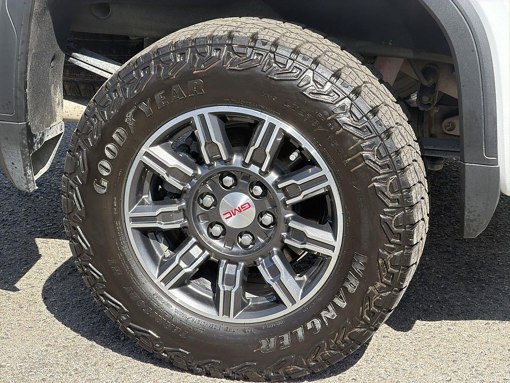 Used 2025 GMC Sierra 1500 AT4 AWD/4WD image 32