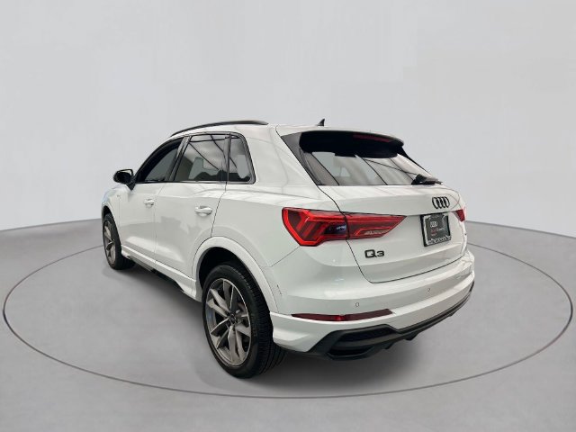 Used 2025 Audi Q3 2.0T Premium w/ Convenience Package AWD/4WD image 2