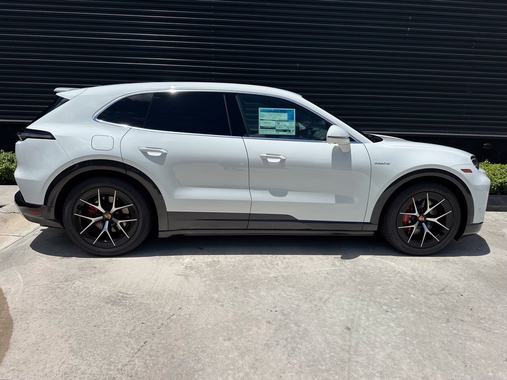 New 2026 Porsche Cayenne S AWD/4WD image 11