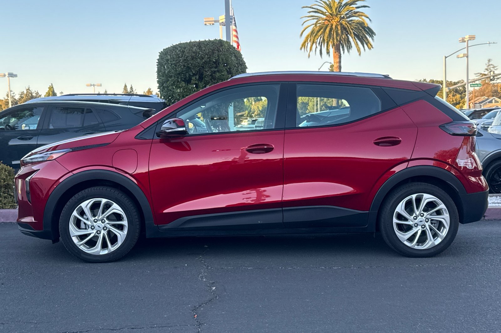 Used 2023 Chevrolet Bolt EUV LT w/ Driver Confidence Package FWD image 8