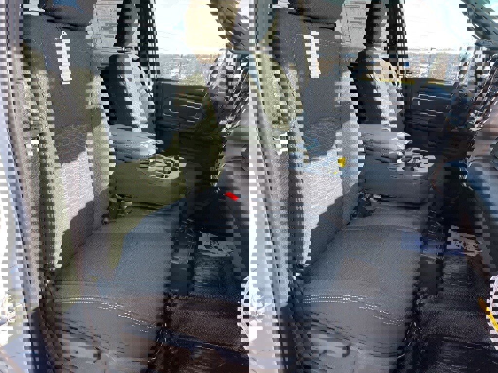 New 2026 RAM 4500 4x4 Crew Cab DRW image 25