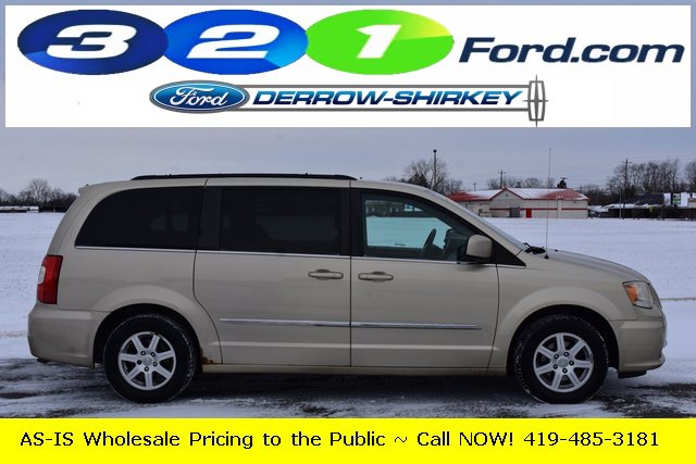 Used 2011 Chrysler Town & Country Touring w/ Entertainment Group #1 image 3