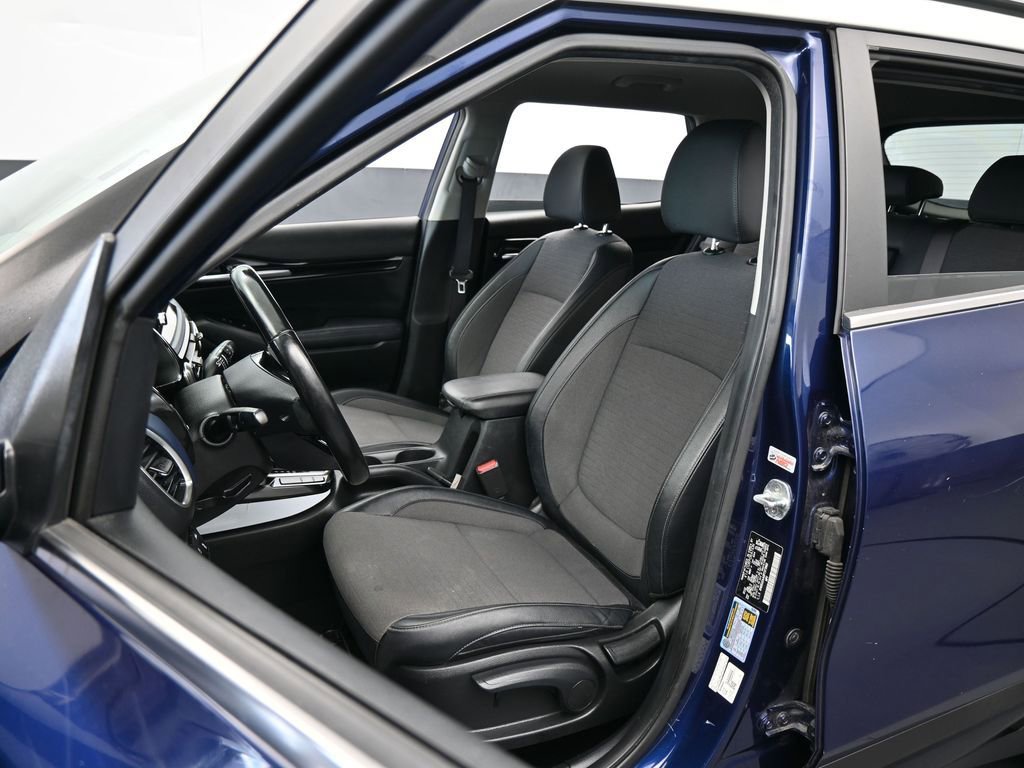 Used 2023 Kia Seltos S image 10