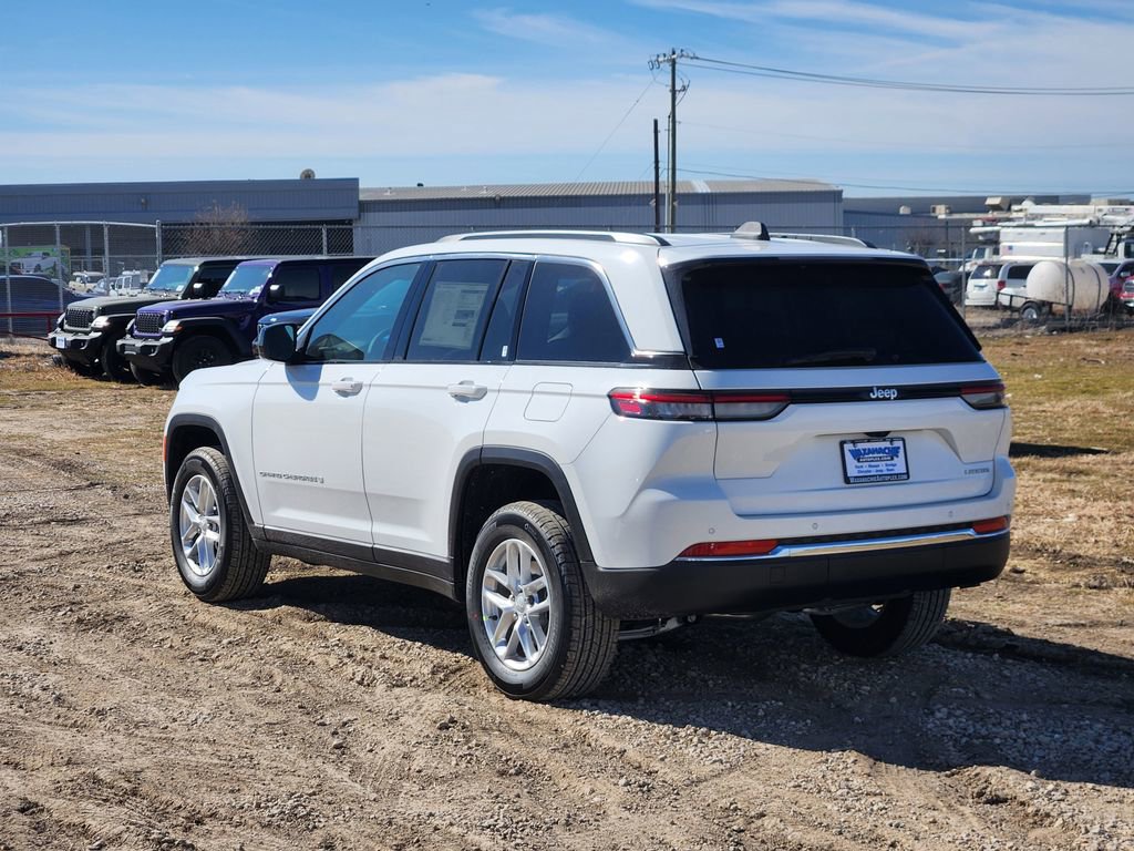New 2026 Jeep Grand Cherokee Laredo RWD image 3