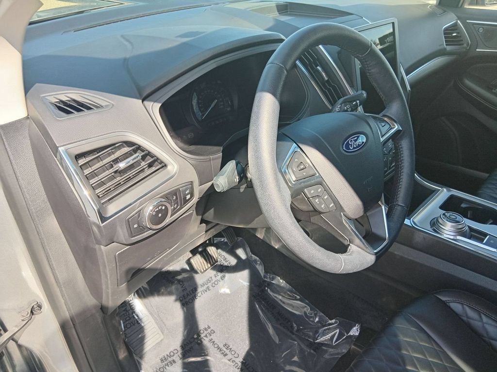 Used 2023 Ford Edge Titanium AWD/4WD image 13