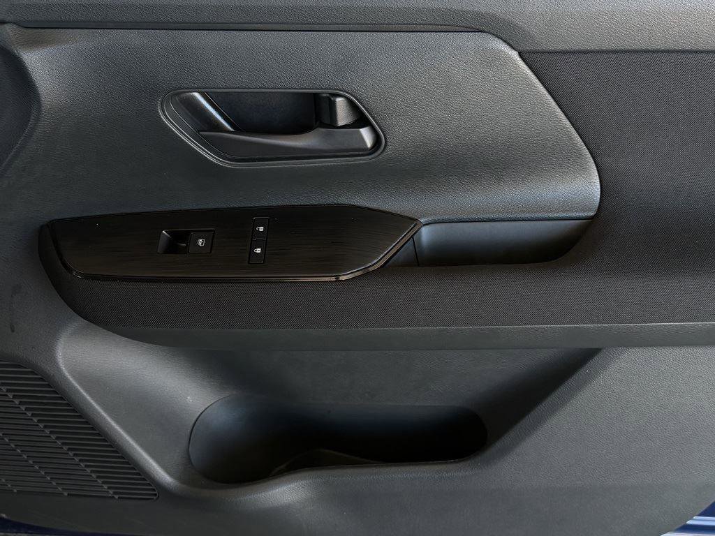 Used 2025 Nissan Kicks S image 23