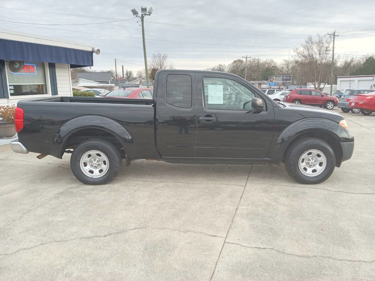 Used 2014 Nissan Frontier S image 4