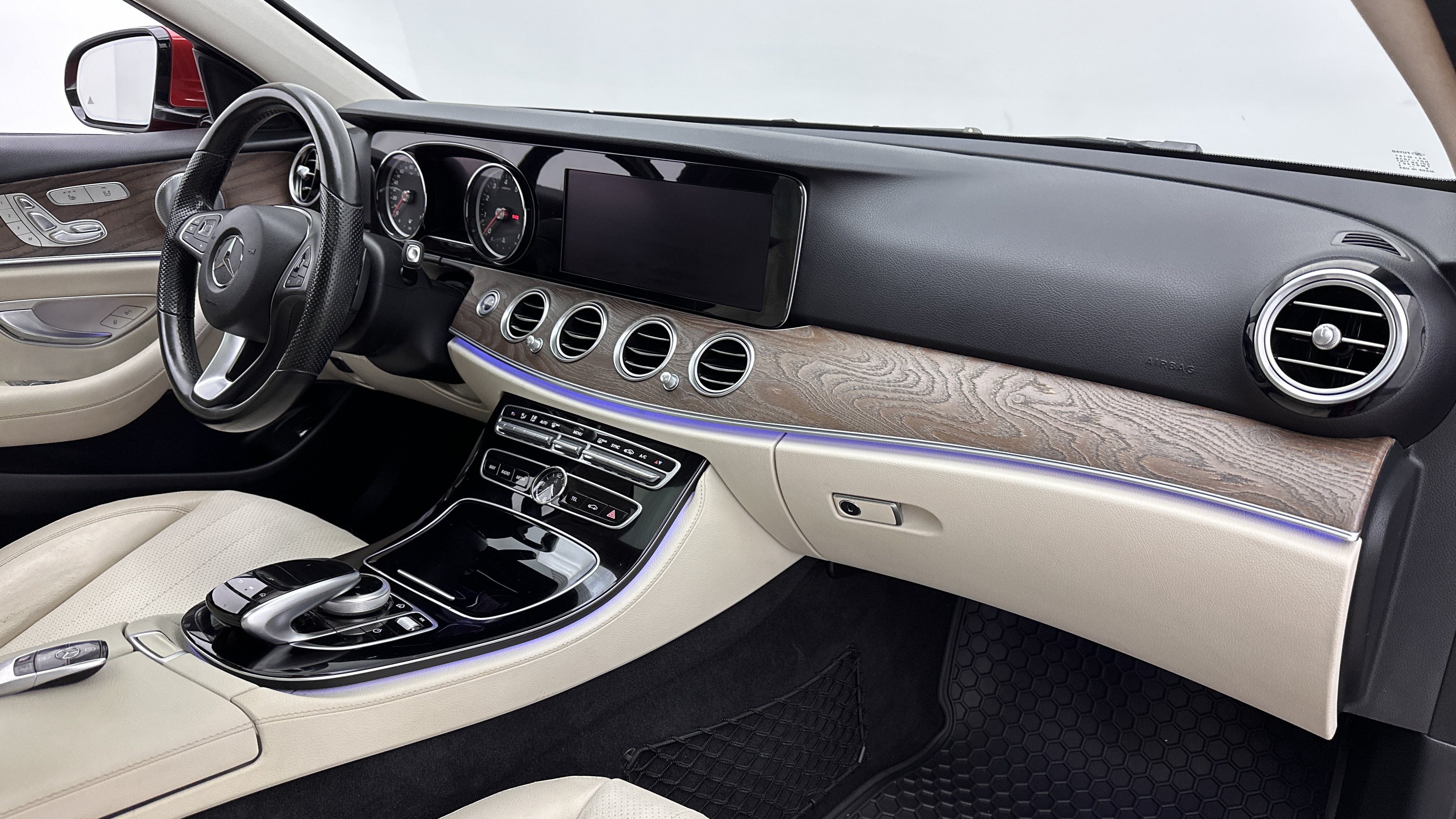Used 2017 Mercedes-Benz E 300 image 34