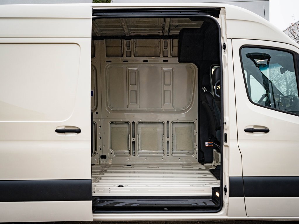 Used 2024 Mercedes-Benz Sprinter 2500 image 35