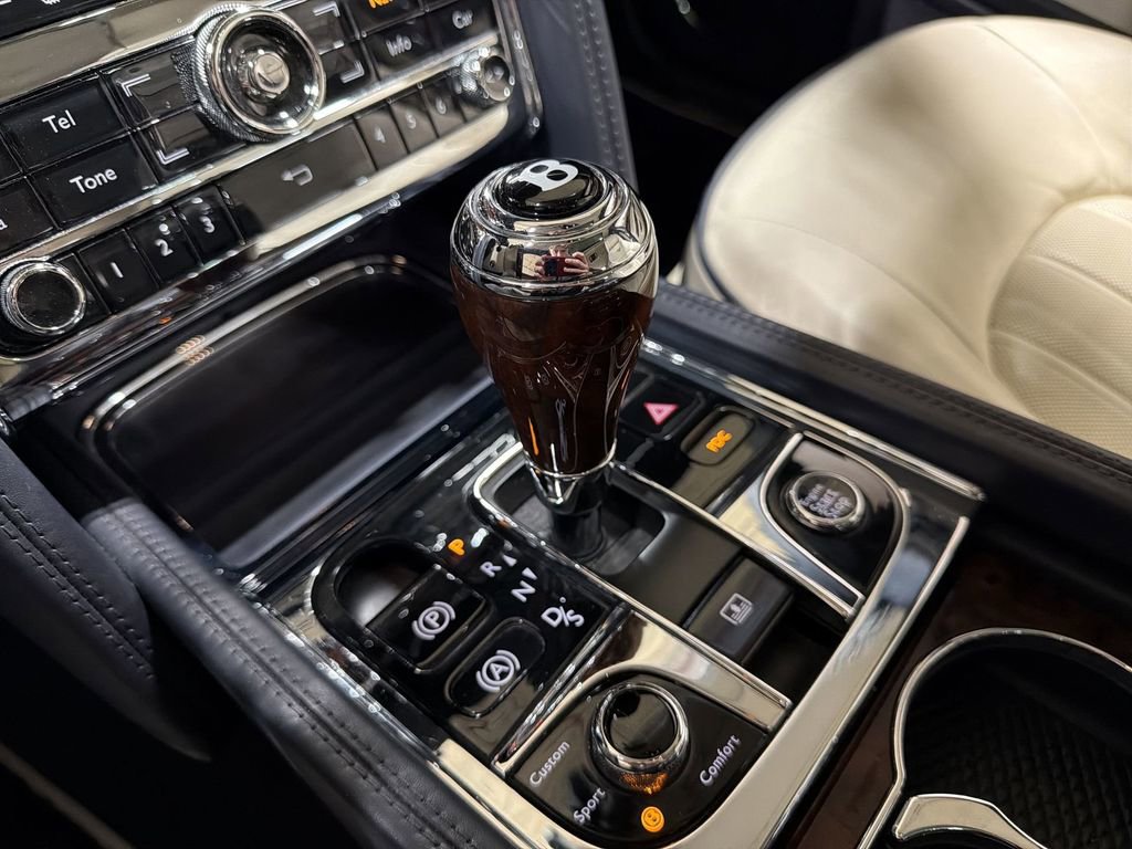 Used 2016 Bentley Mulsanne image 23