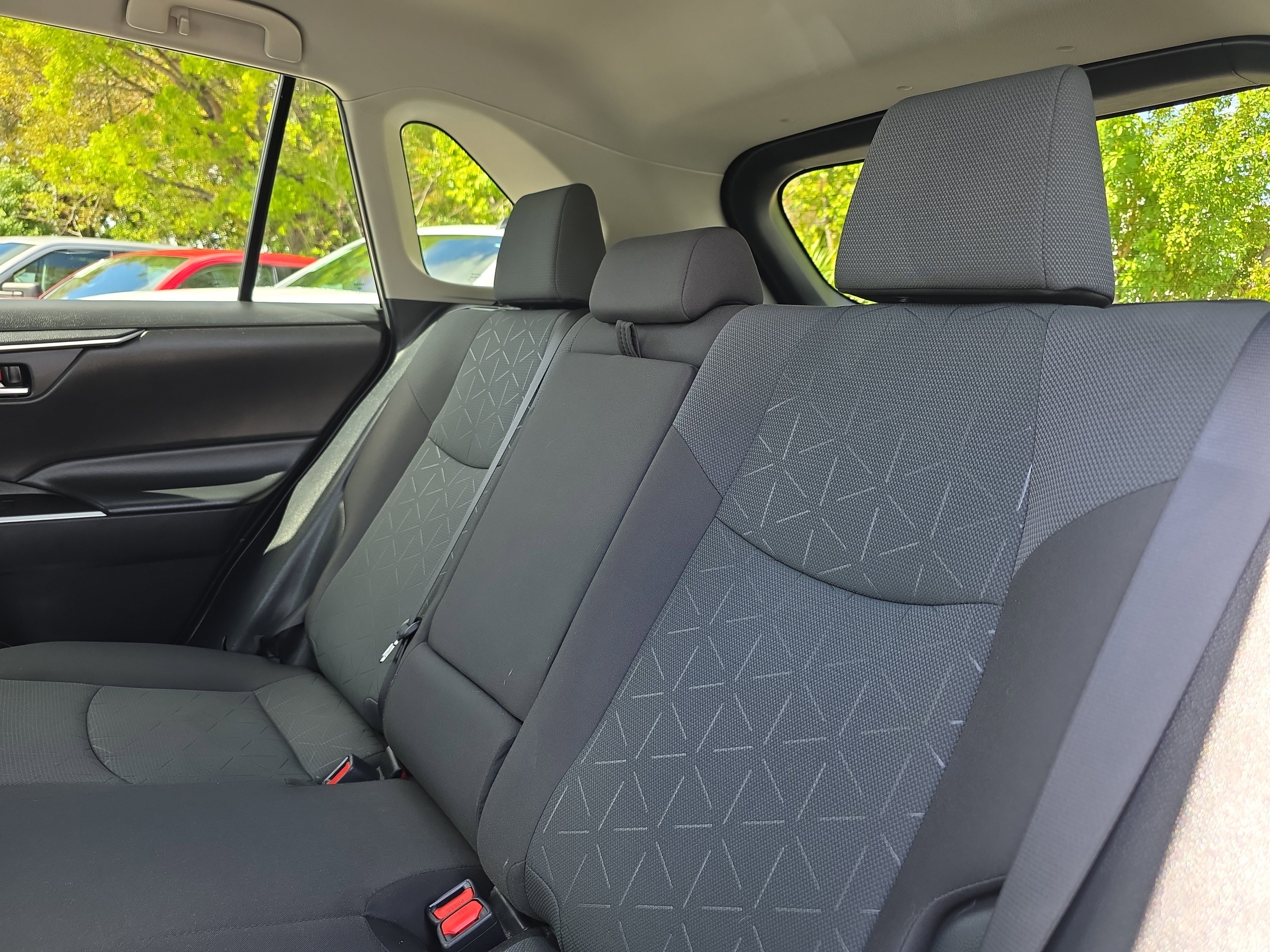 Used 2024 Toyota RAV4 XLE FWD image 15