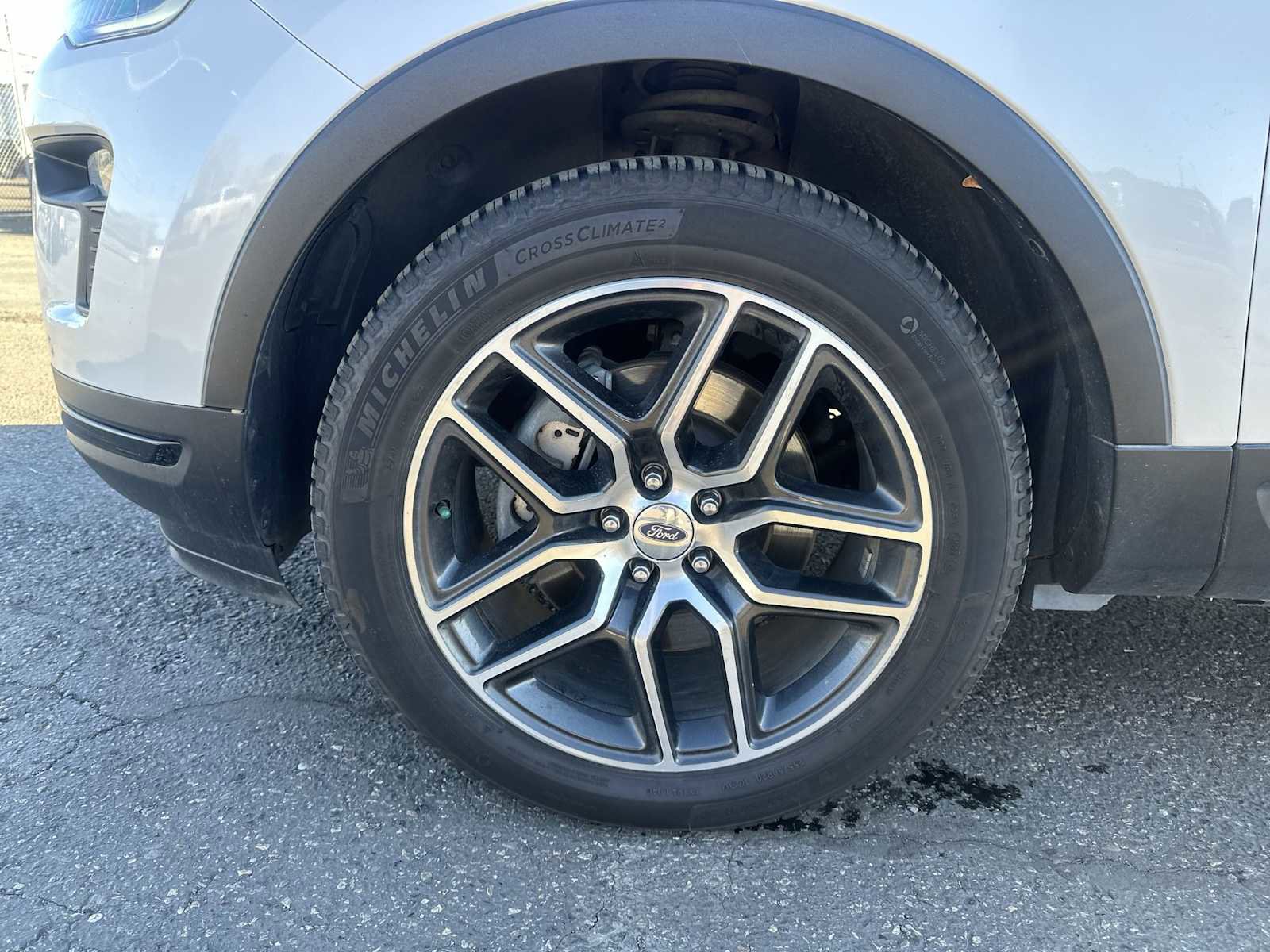 Used 2019 Ford Explorer Sport image 17