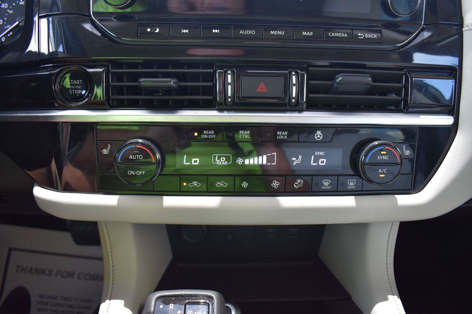 Used 2025 Nissan Pathfinder SL FWD image 39