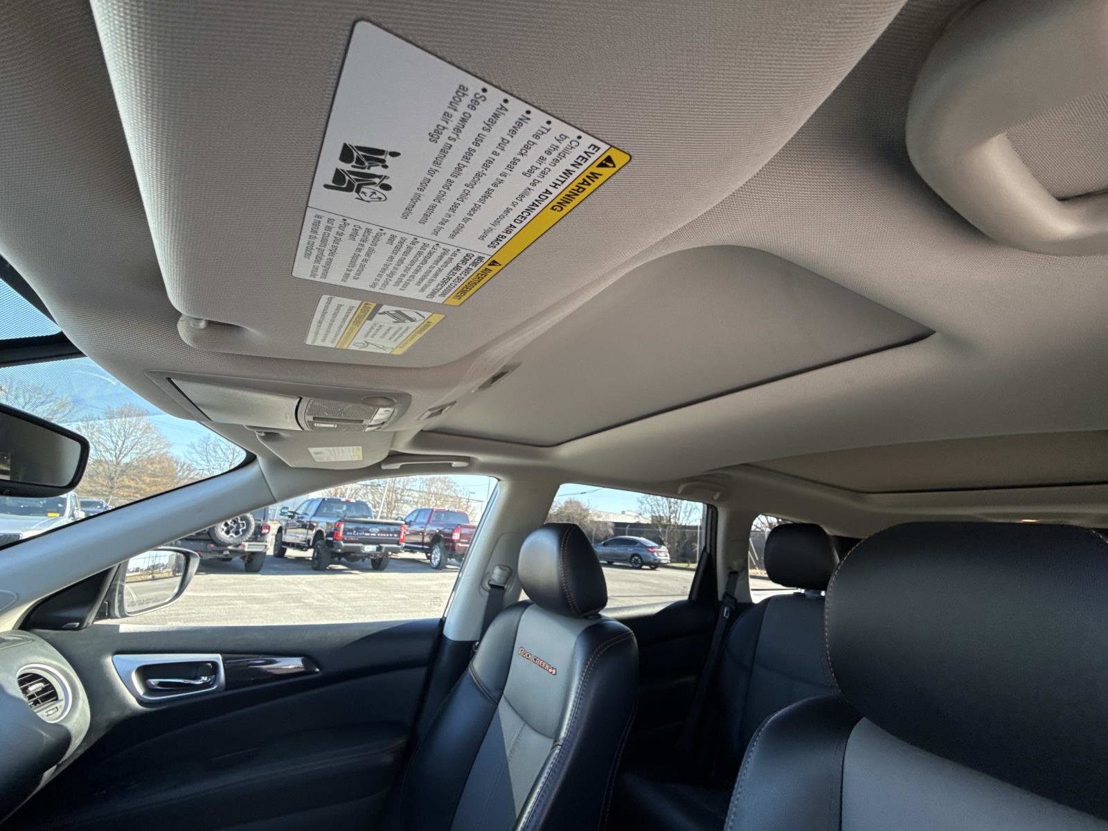 Used 2020 Nissan Pathfinder SL image 35