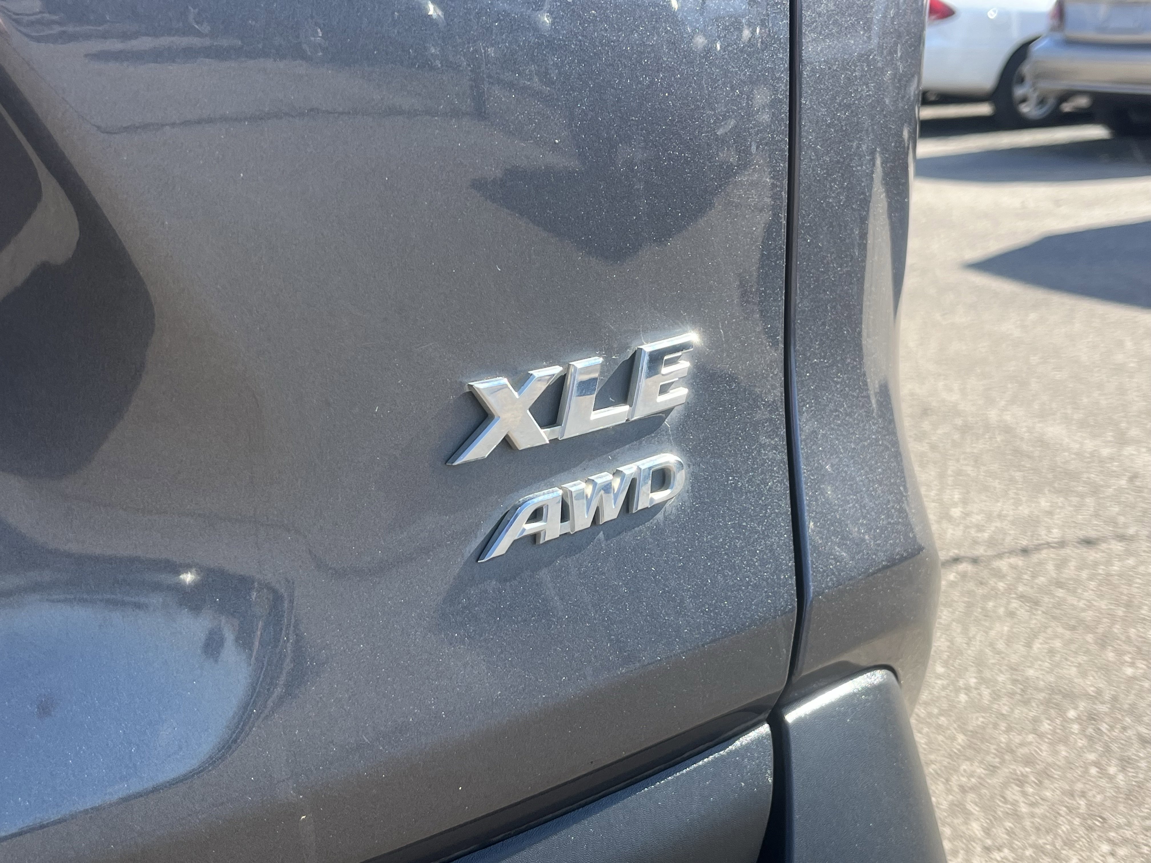 Used 2022 Toyota RAV4 XLE image 10