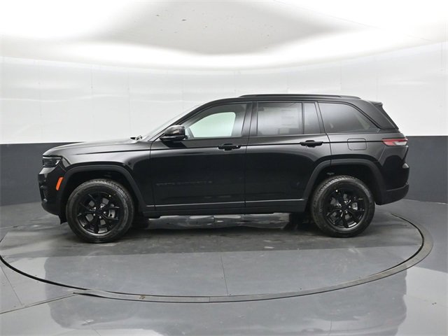 New 2025 Jeep Grand Cherokee Altitude image 7