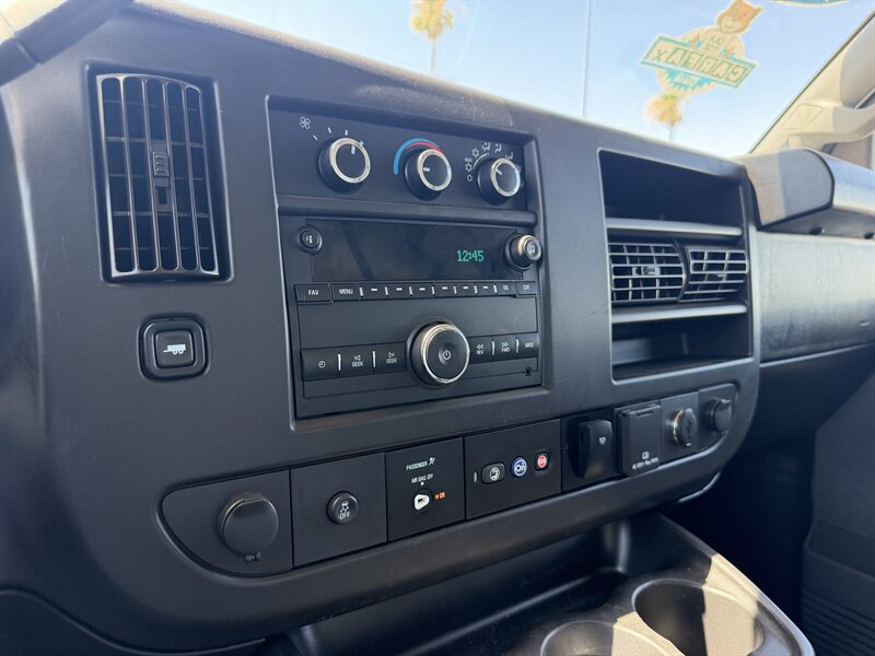 Used 2022 GMC Savana 3500 Extended w/ Power Convenience Package RWD image 15