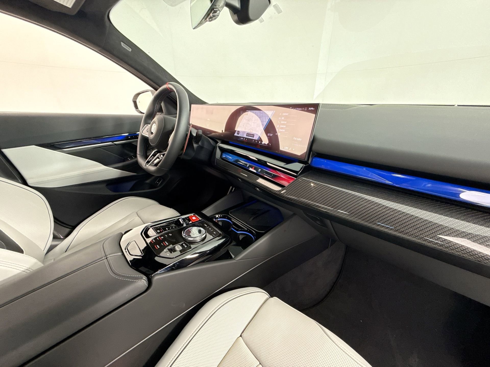 Used 2025 BMW M5 w/ Carbon Package AWD/4WD image 26