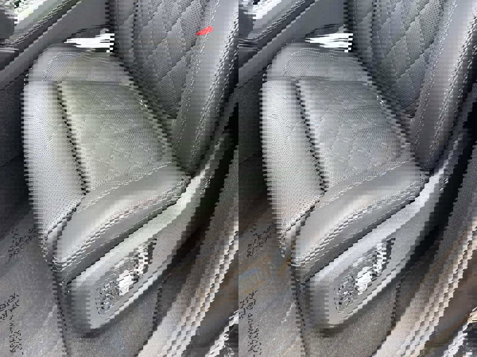 Certified 2025 BMW X6 xDrive40i image 20