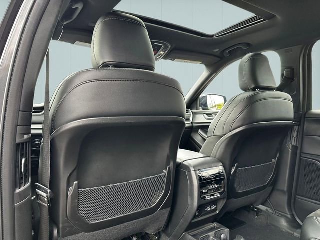 Used 2023 Jeep Grand Cherokee L Laredo AWD/4WD image 24