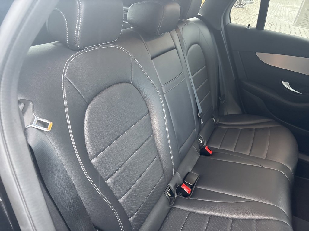 Used 2021 Mercedes-Benz GLC 300 4MATIC image 12