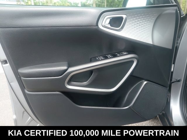 Certified 2025 Kia Soul LX w/ LX Technology Package FWD image 19