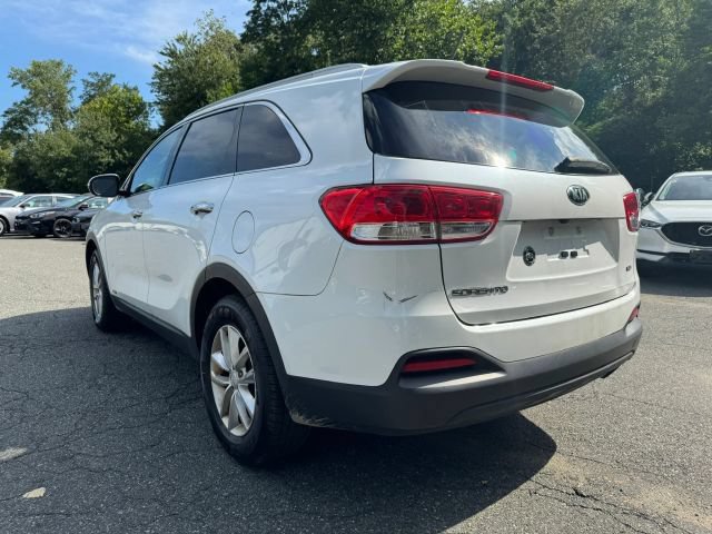 Used 2017 Kia Sorento AWD image 3