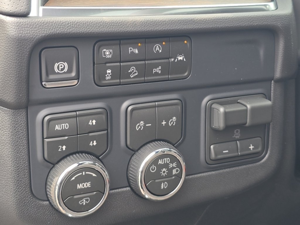 New 2026 Chevrolet Tahoe High Country AWD/4WD image 8