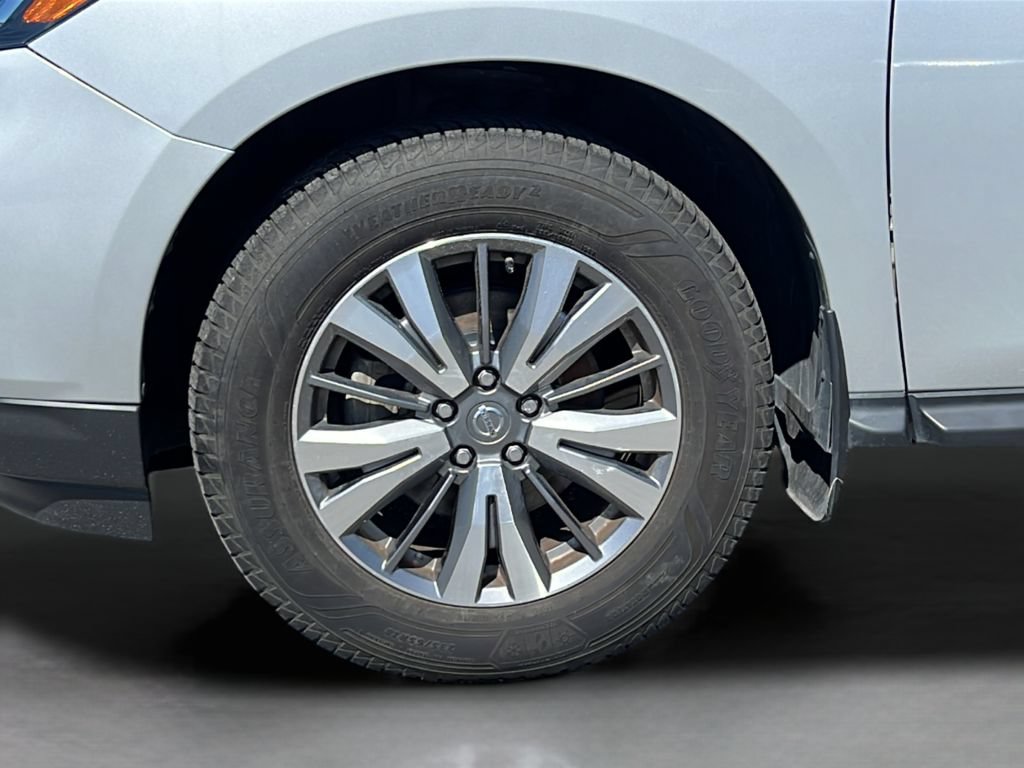 Used 2020 Nissan Pathfinder S FWD image 26