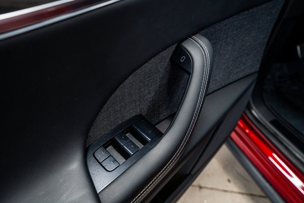 Used 2024 Tesla Model X image 32