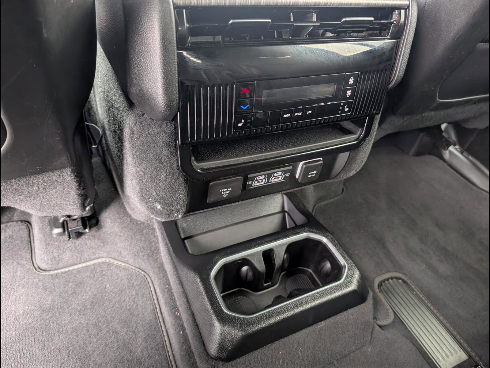 Used 2024 Jeep Wagoneer Series II image 21