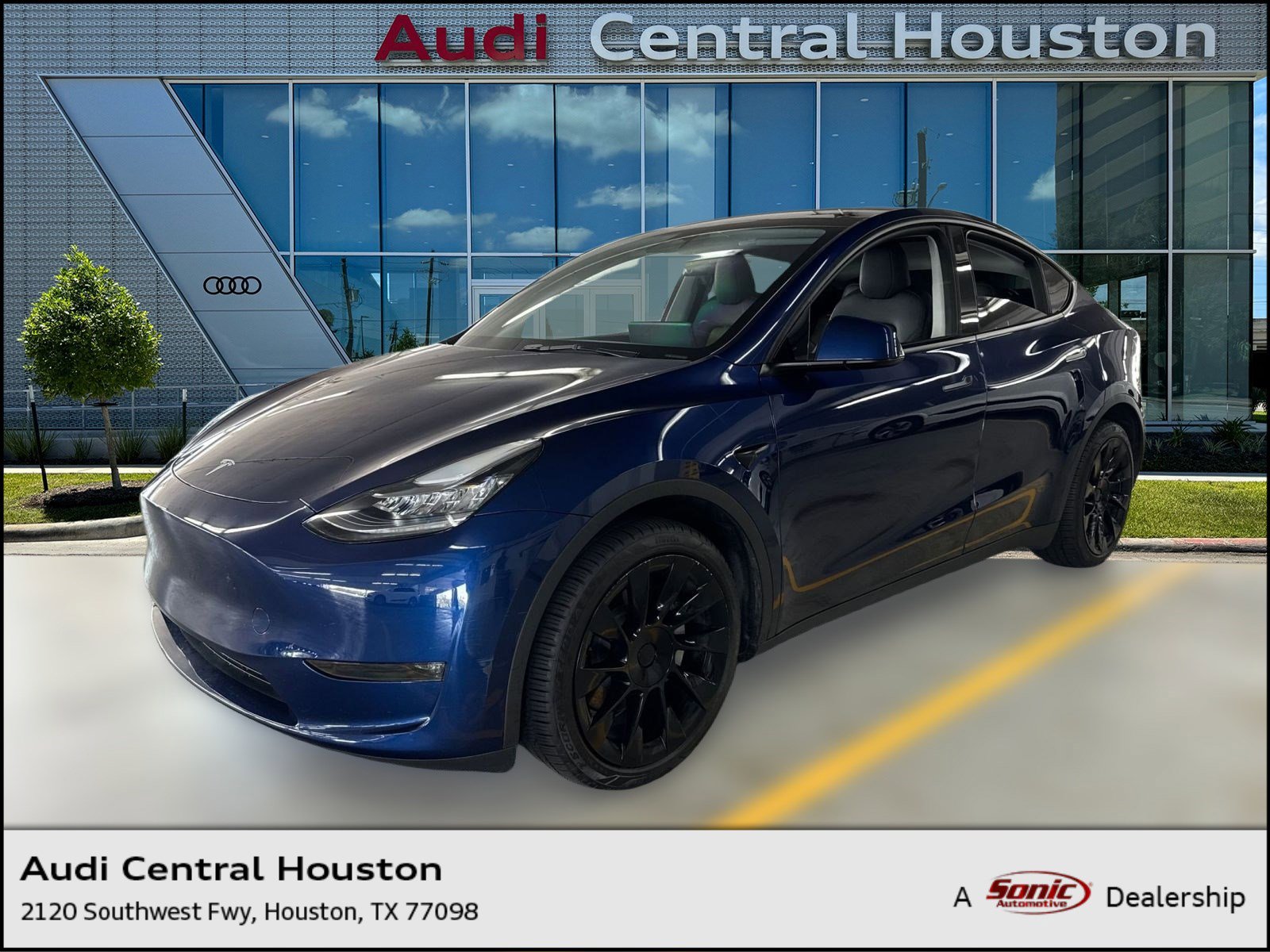 Used 2023 Tesla Model Y Long Range image 1