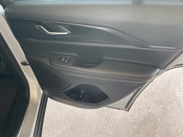 Used 2025 Jeep Grand Cherokee Laredo RWD image 22