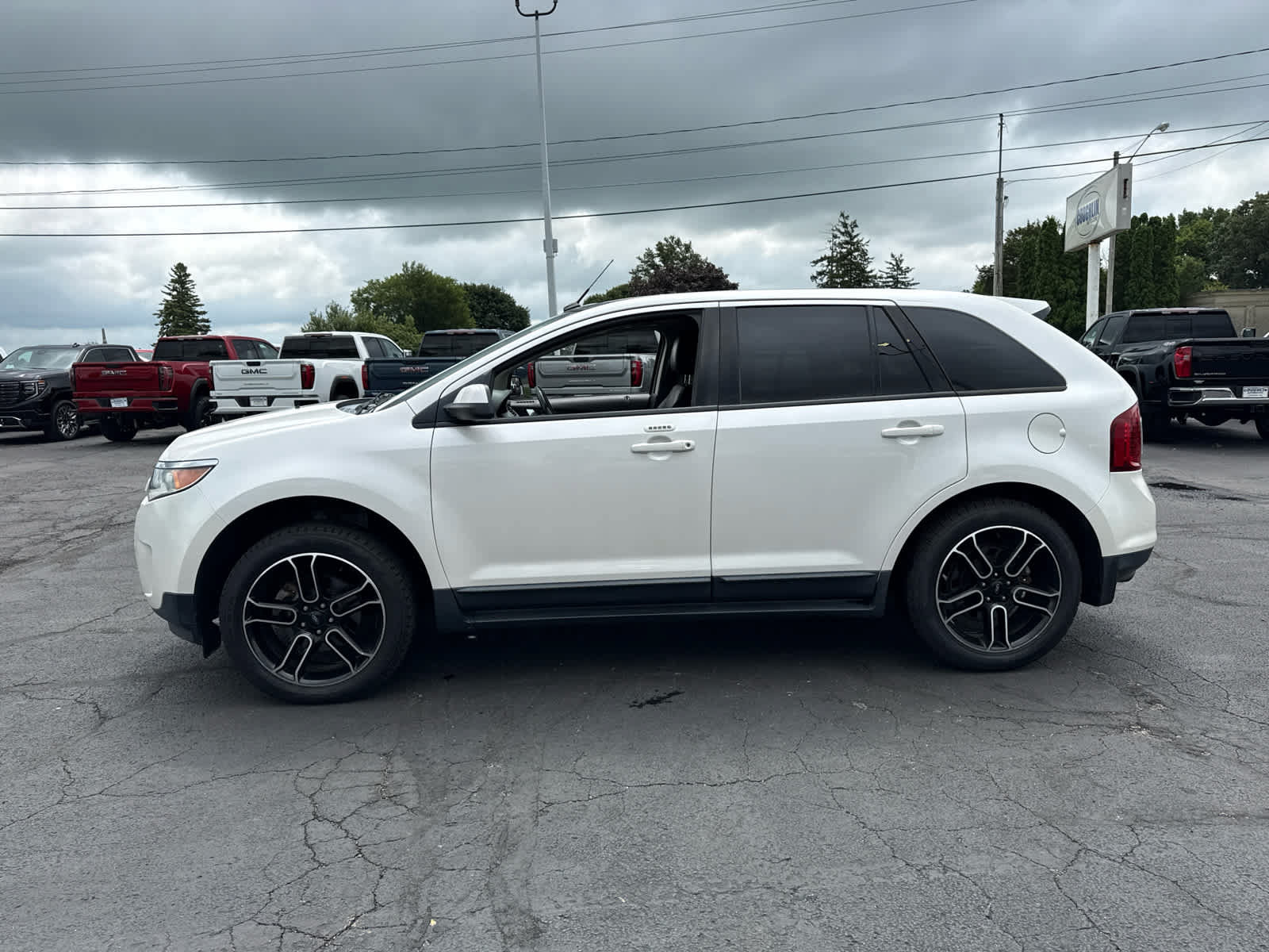 Used 2013 Ford Edge SEL FWD image 2