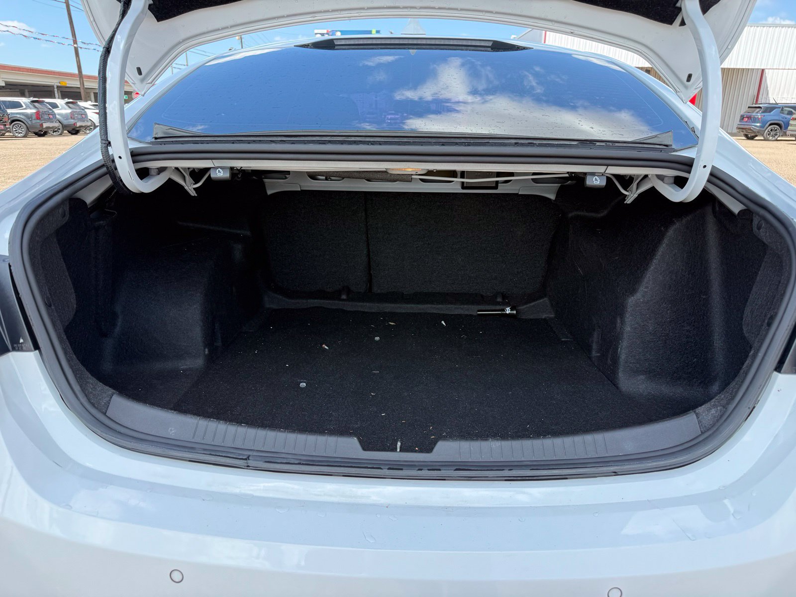 Used 2022 Chevrolet Malibu LT FWD image 5