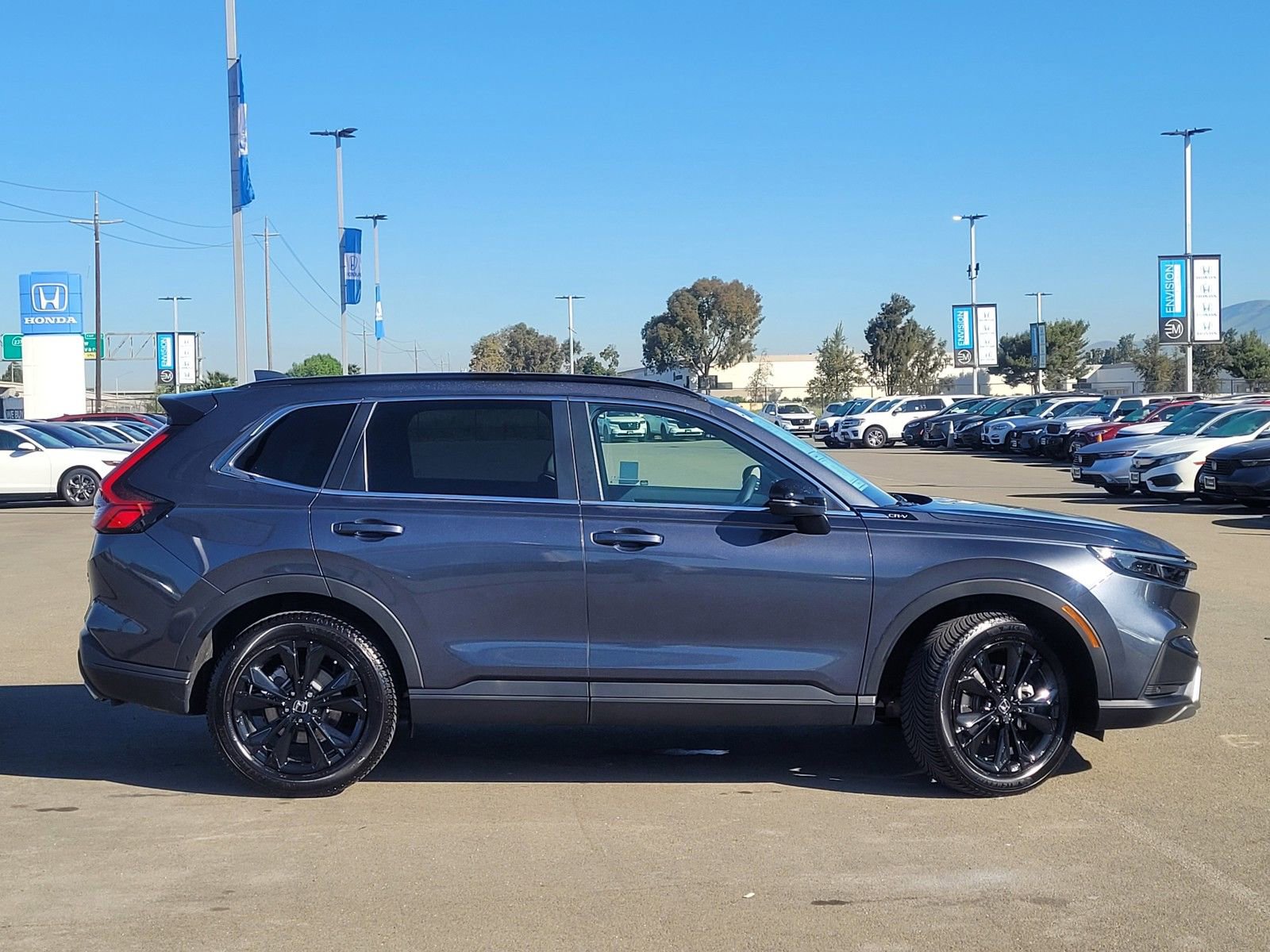 Used 2024 Honda CR-V Sport Touring image 4