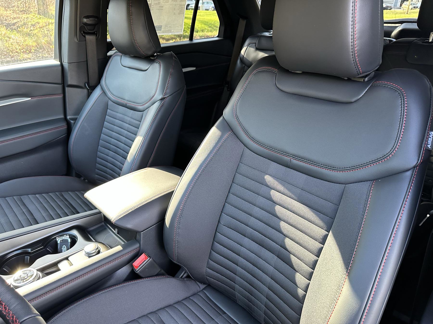 New 2026 Ford Explorer ST-Line w/ ST-Line Street Pack image 28