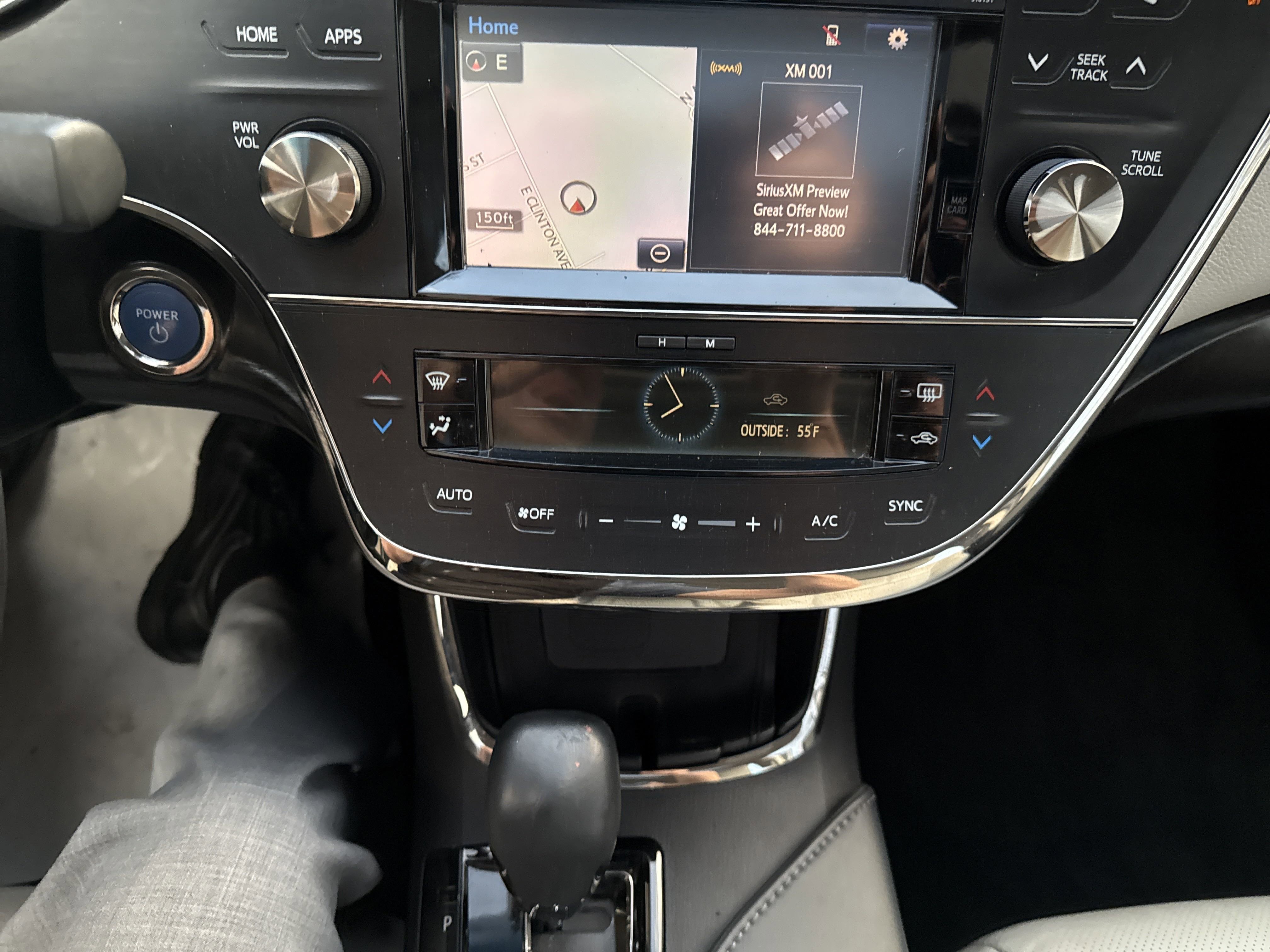 Used 2018 Toyota Avalon Limited image 22