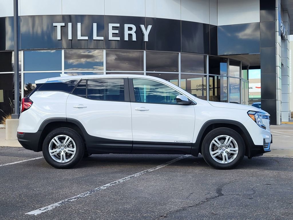 Used 2024 GMC Terrain SLE