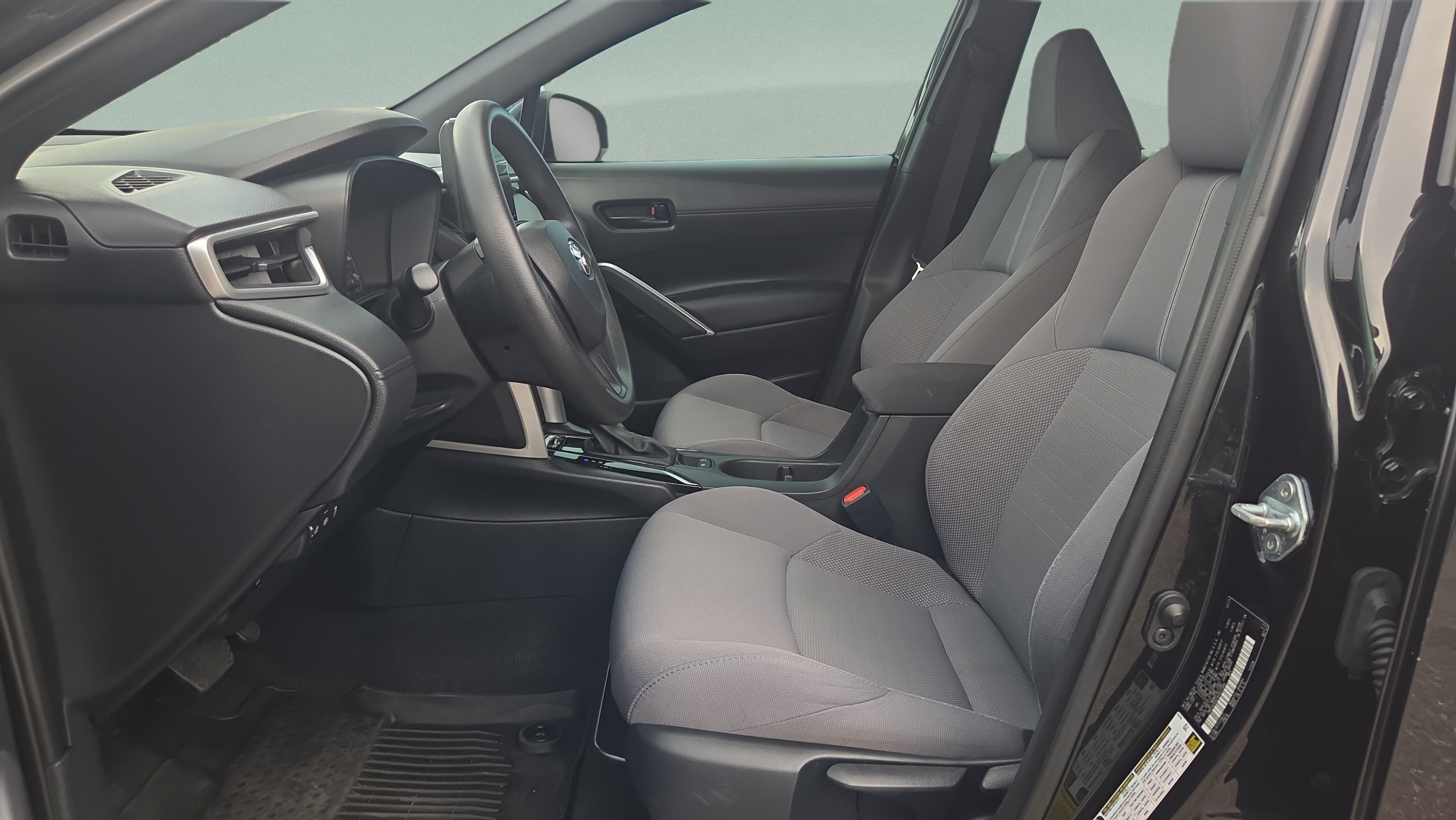 Used 2024 Toyota Corolla Cross AWD Hybrid image 14