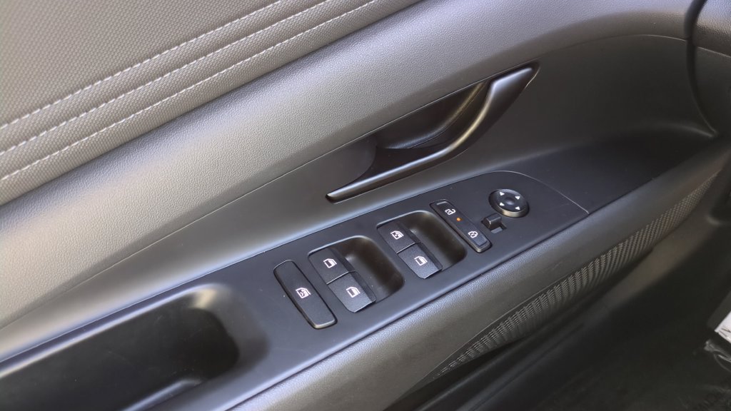 Certified 2025 Hyundai Elantra Sport FWD image 16