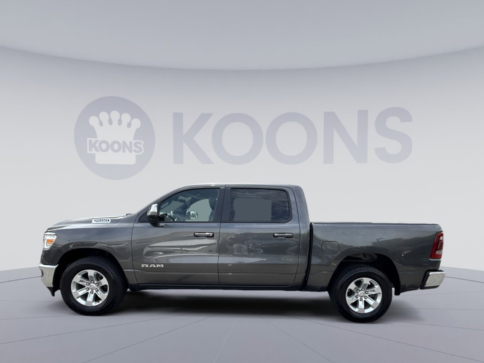 Used 2024 RAM 1500 Laramie AWD/4WD image 2
