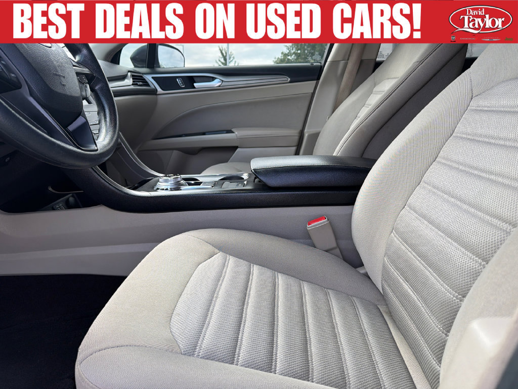 Used 2019 Ford Fusion SE FWD image 12