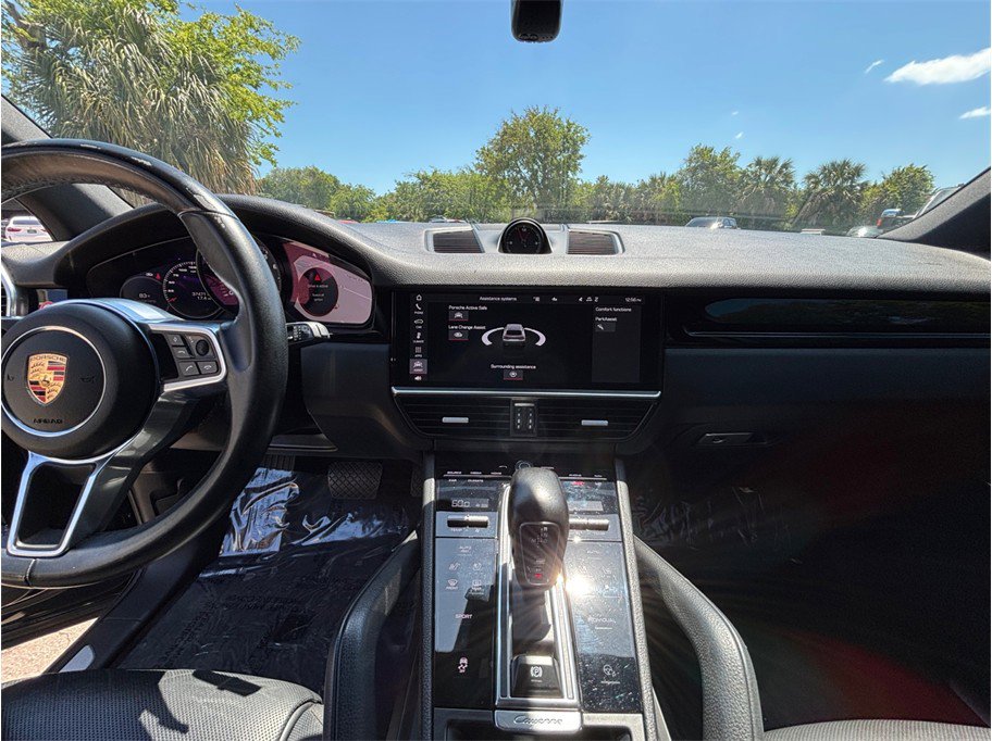 Used 2020 Porsche Cayenne image 11