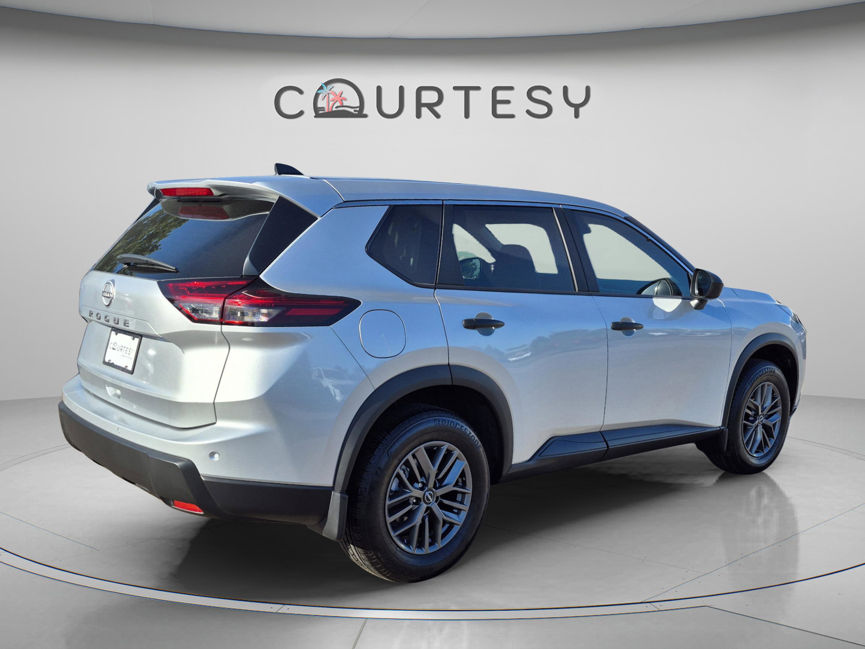 Certified 2025 Nissan Rogue S FWD image 7