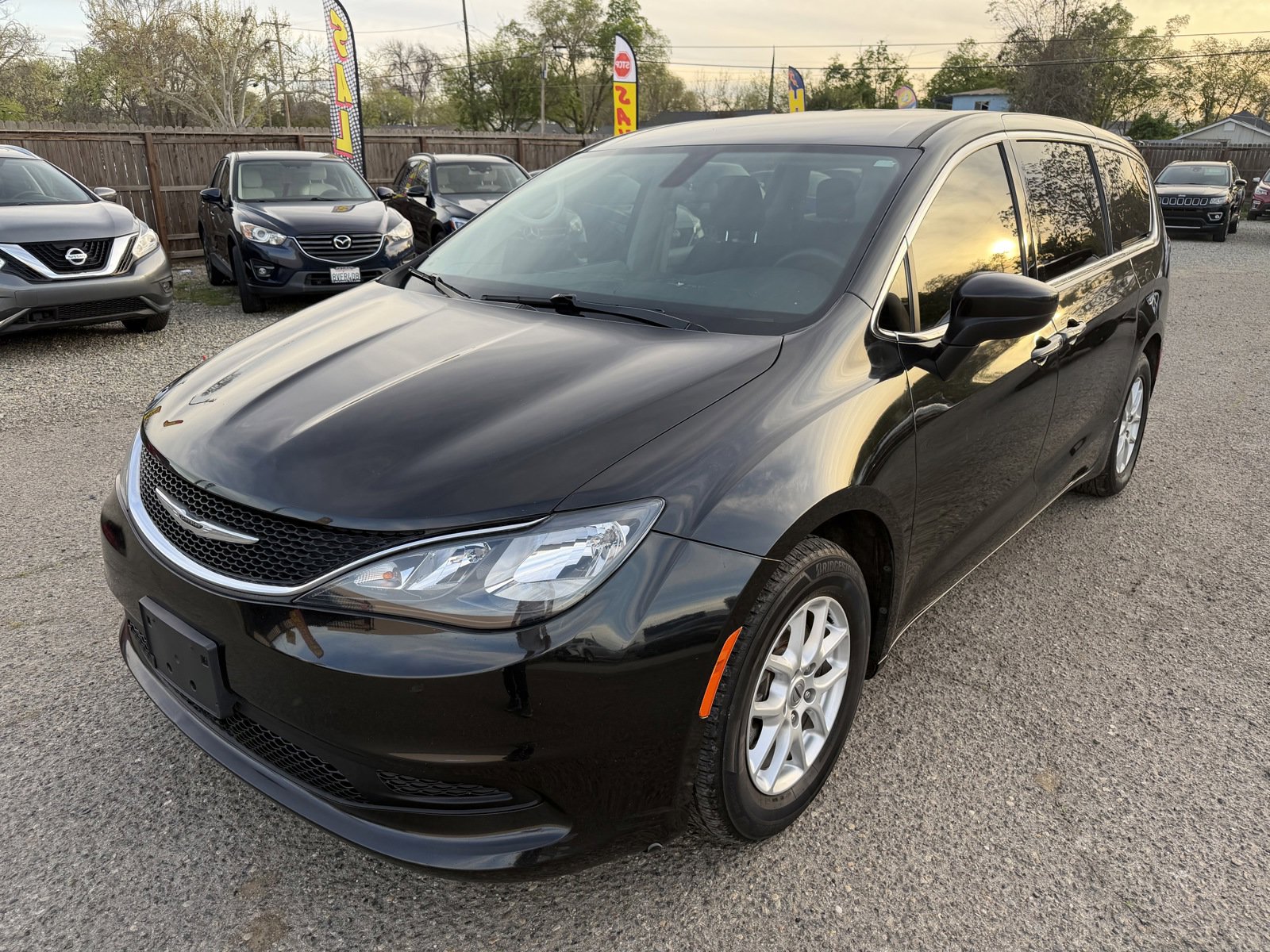 Used 2021 Chrysler Voyager LX image 1
